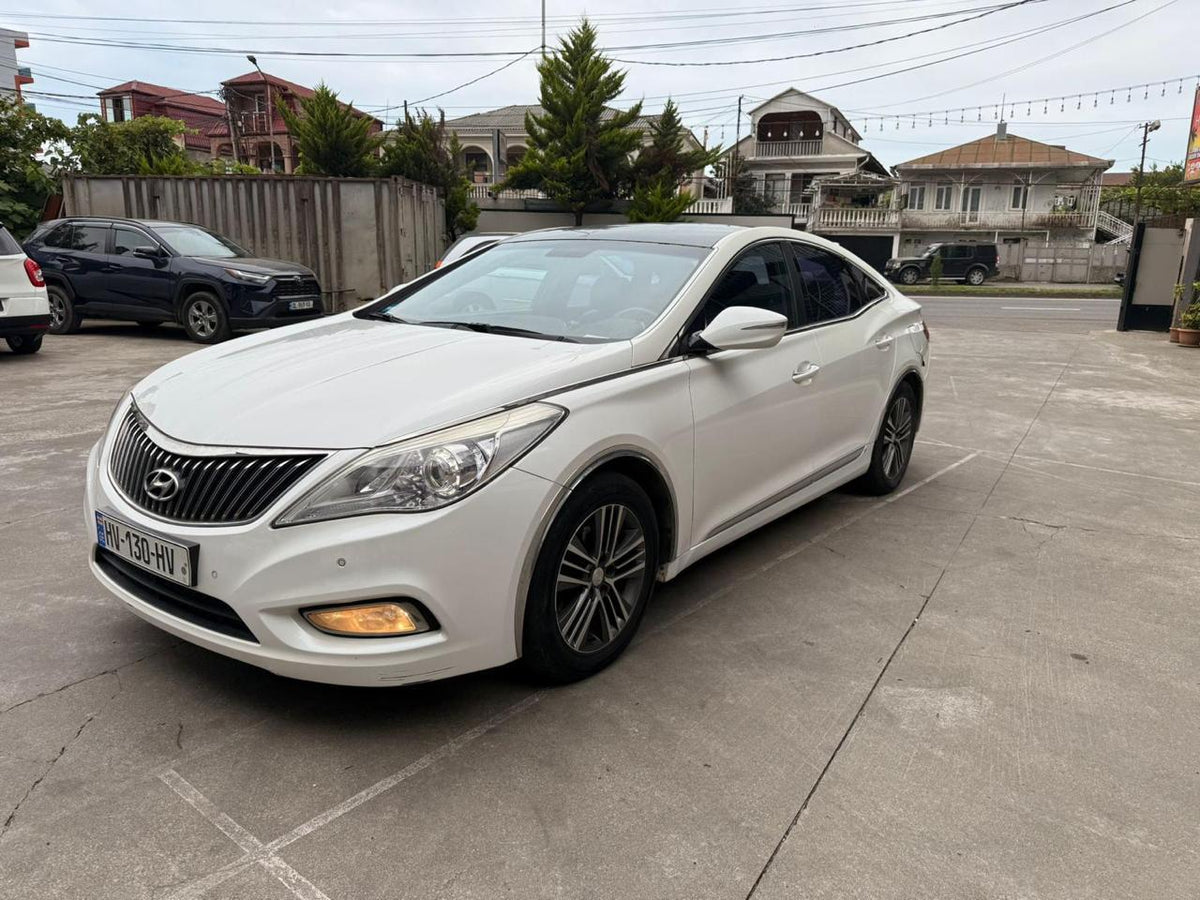 Hyundai Grandeur HG300 | Luxury Sedan Rental in Georgia
