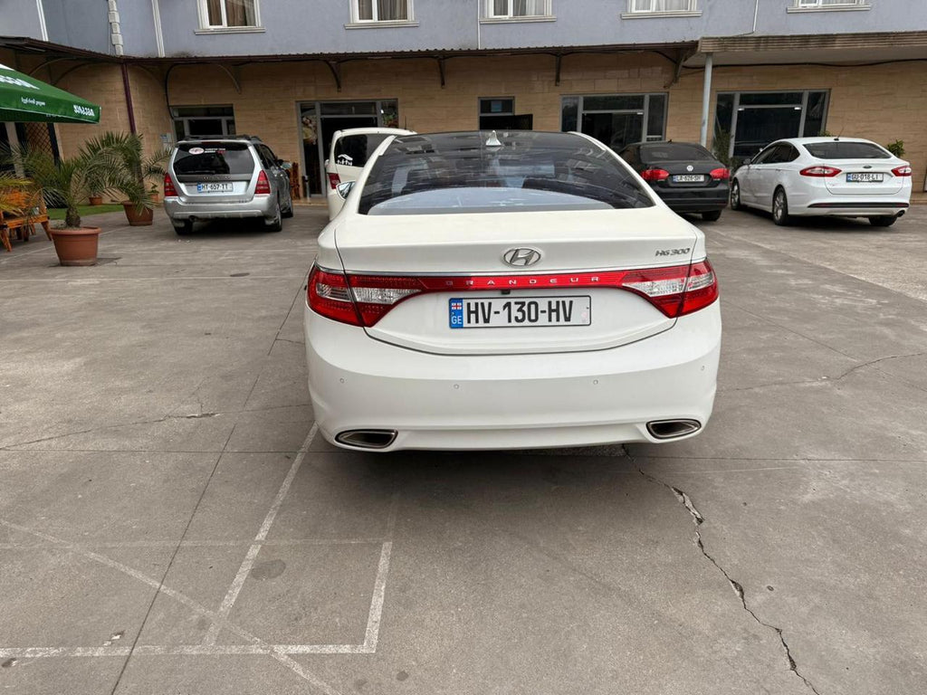 Hyundai Grandeur HG300 | Luxury Sedan Rental in Georgia
