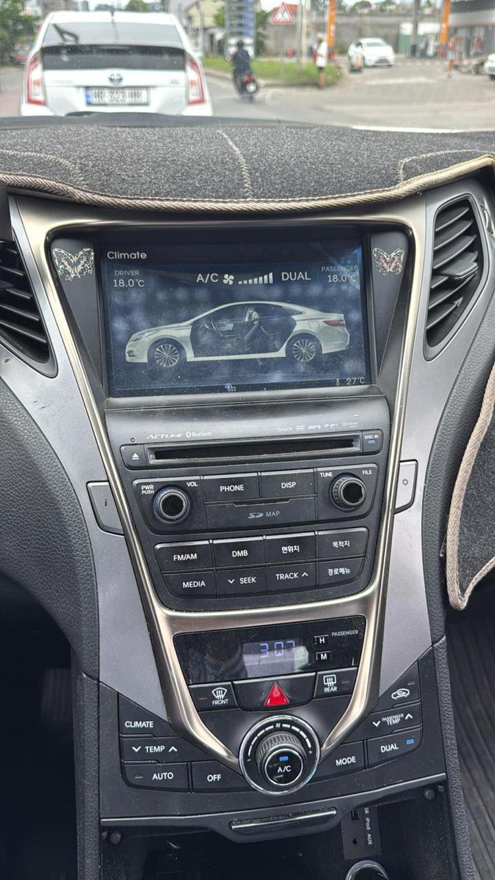 Hyundai Grandeur HG300 | Luxury Sedan Rental in Georgia
