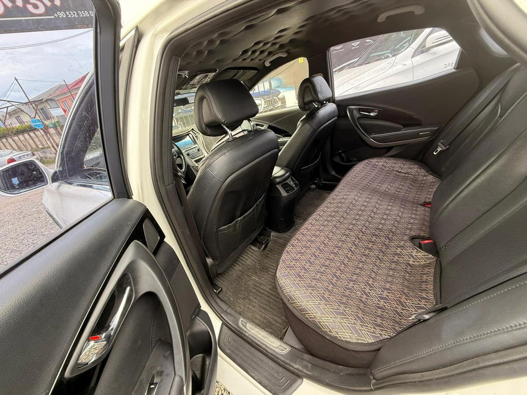 Hyundai Grandeur HG300 | Luxury Sedan Rental in Georgia