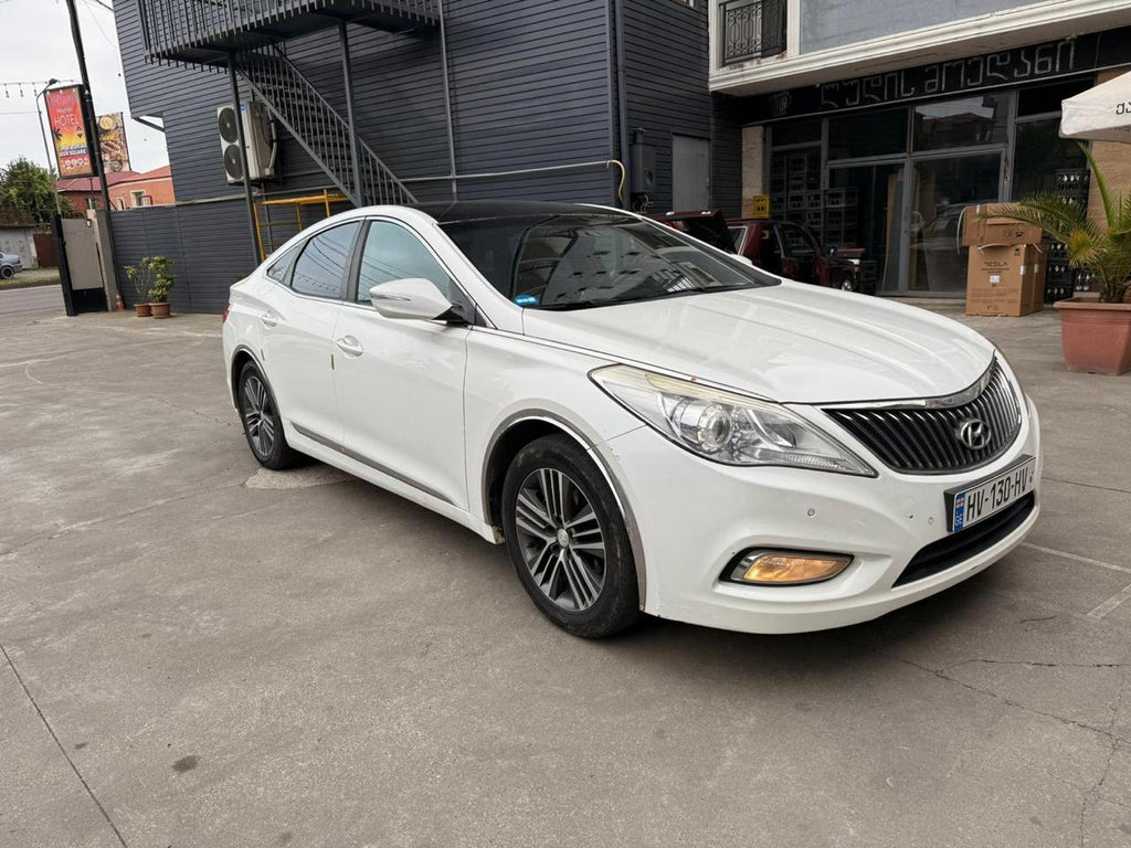 Hyundai Grandeur HG300 | Luxury Sedan Rental in Georgia