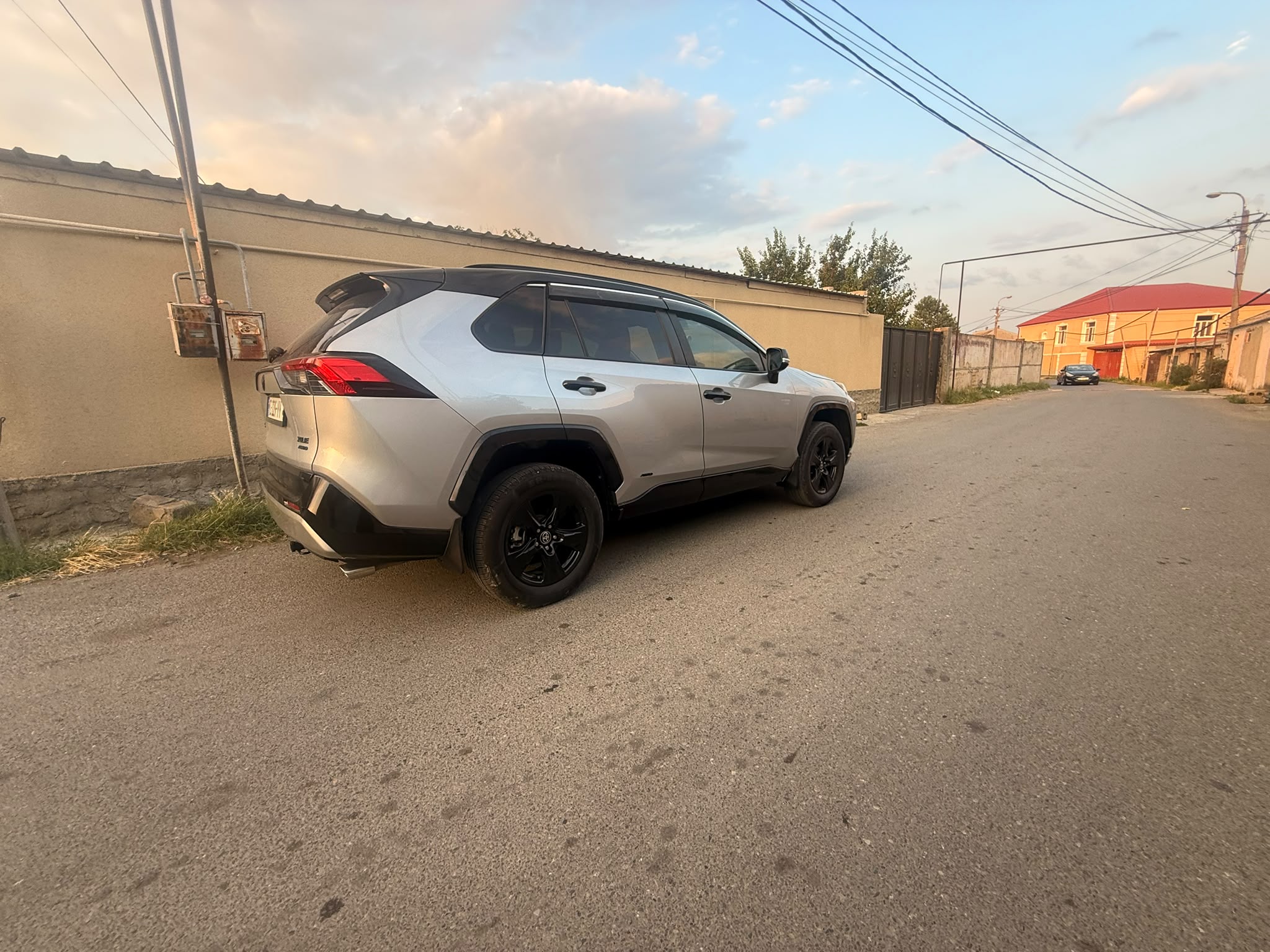 Toyota RAV4 XLE AWD 2023