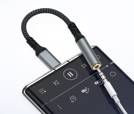 3.5mm Aluminum Audio Adapter – Clear Sound | محول صوت 3.5 ملم ألمنيوم صوت نقي
