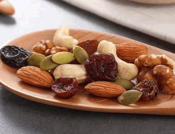 Premium2.500g Mixed Nuts & Dried Fruits Canister | Healthy Daily Snack Blend | Family Size Natural Nut Mix